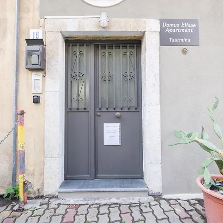 Apartment Domus Elisae *